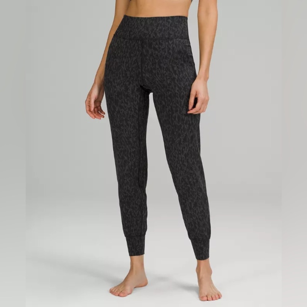 Lululemon Align high rise jogger size 6